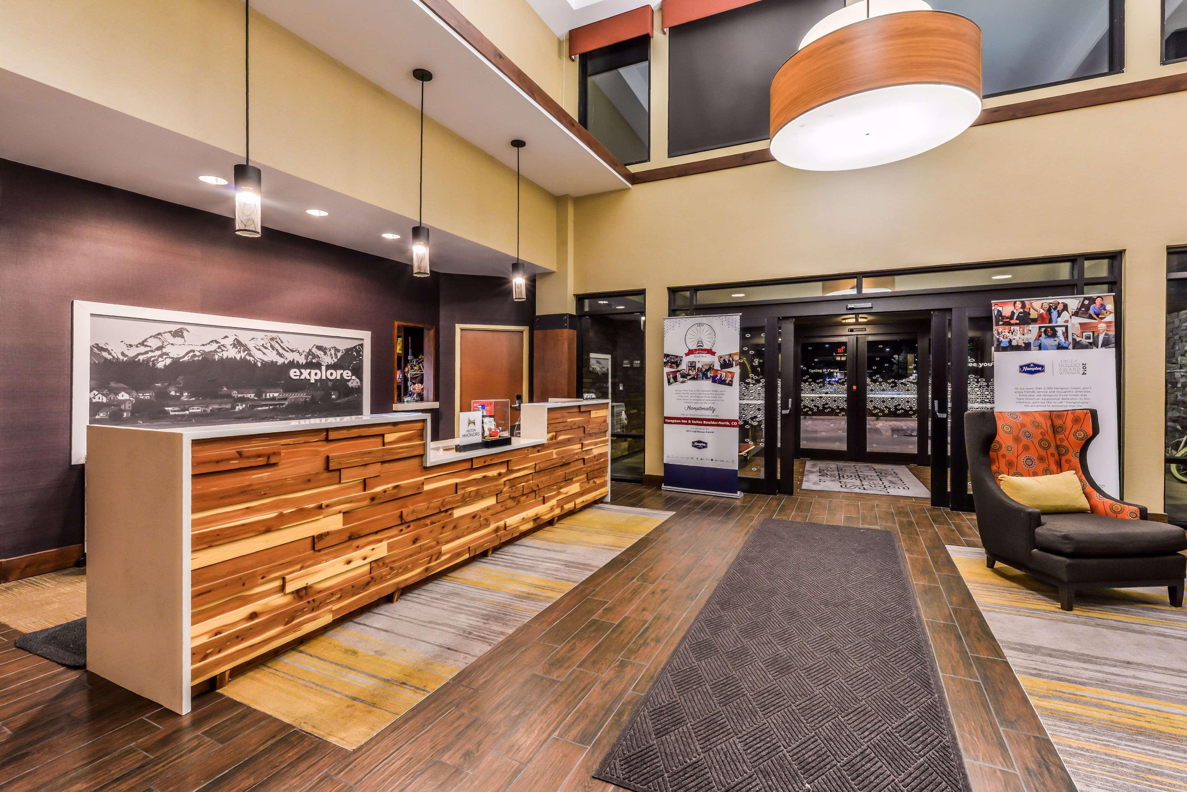 Hampton Inn & Suites Boulder North Bagian luar foto