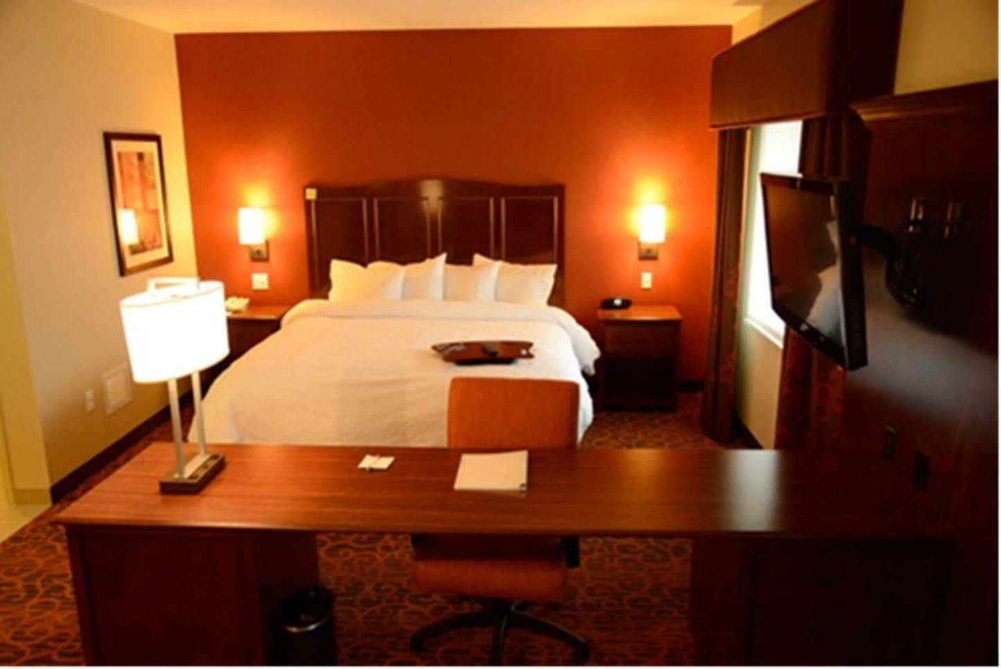 Hampton Inn & Suites Boulder North Bagian luar foto